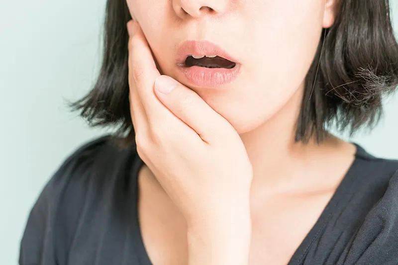 口を開けづらい顎関節症について相談